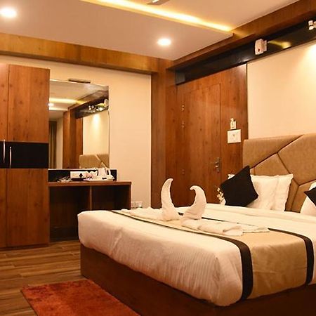 Hotel Royal City Siliguri Eksteriør bilde