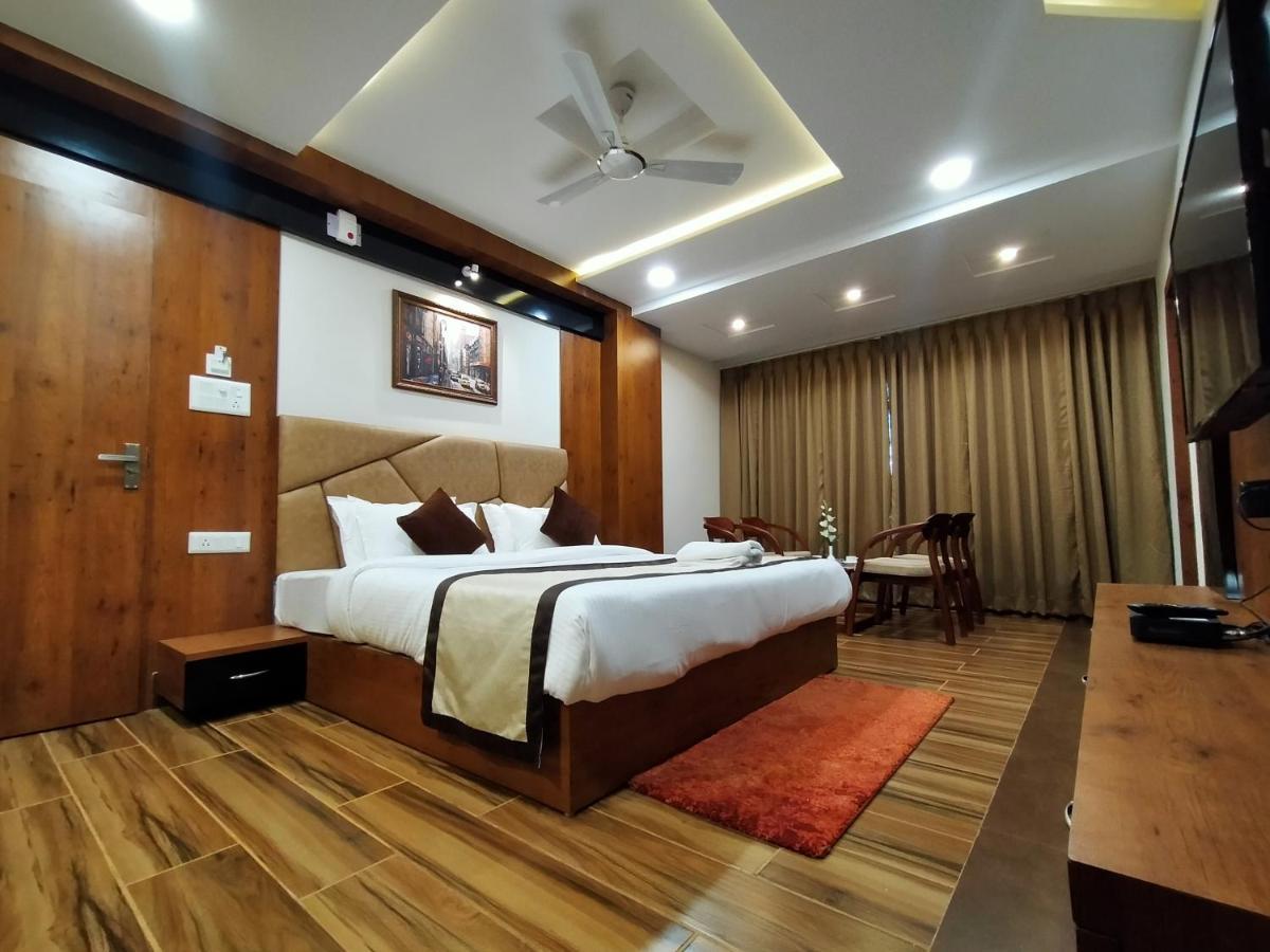 Hotel Royal City Siliguri Eksteriør bilde