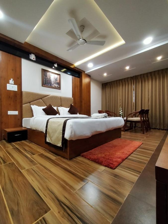 Hotel Royal City Siliguri Eksteriør bilde