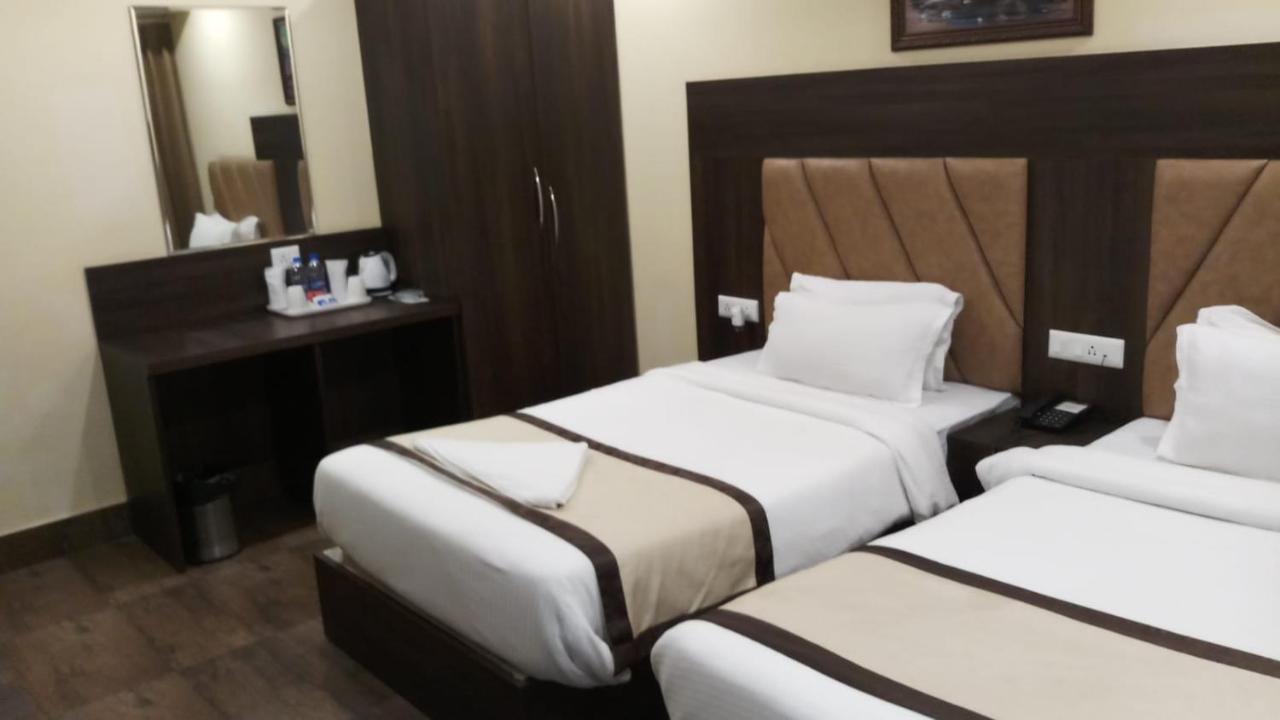 Hotel Royal City Siliguri Eksteriør bilde