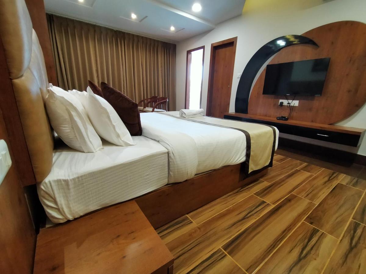 Hotel Royal City Siliguri Eksteriør bilde