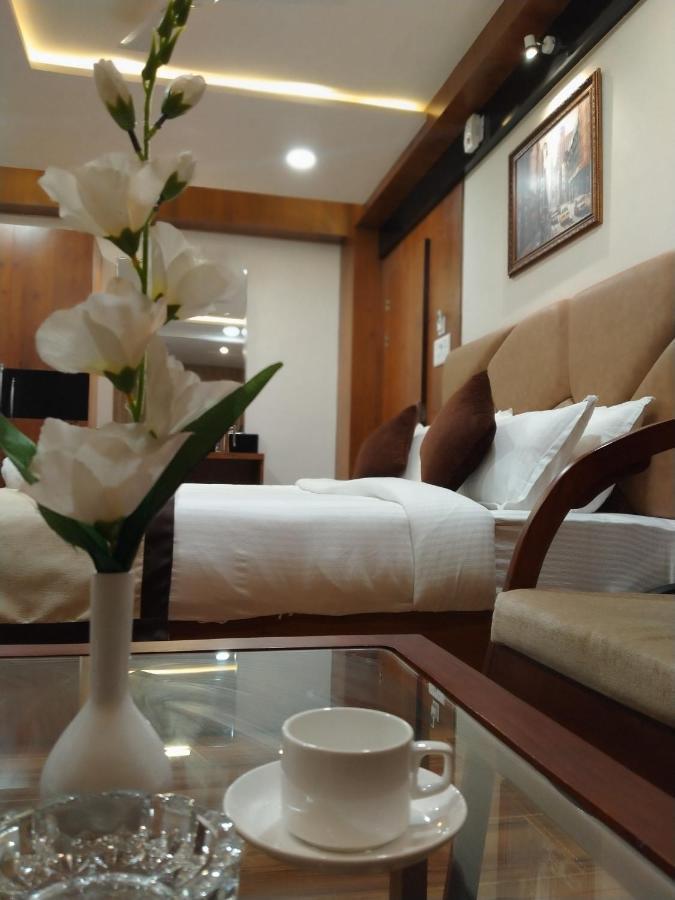 Hotel Royal City Siliguri Eksteriør bilde