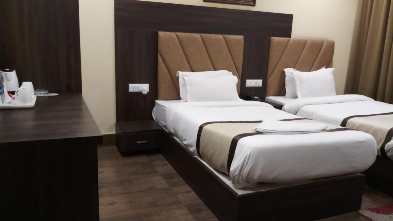 Hotel Royal City Siliguri Eksteriør bilde