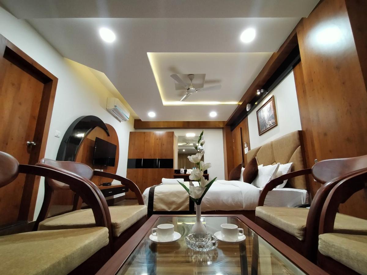 Hotel Royal City Siliguri Eksteriør bilde