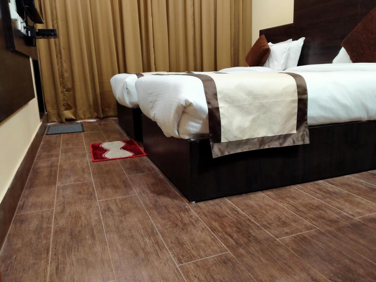 Hotel Royal City Siliguri Eksteriør bilde